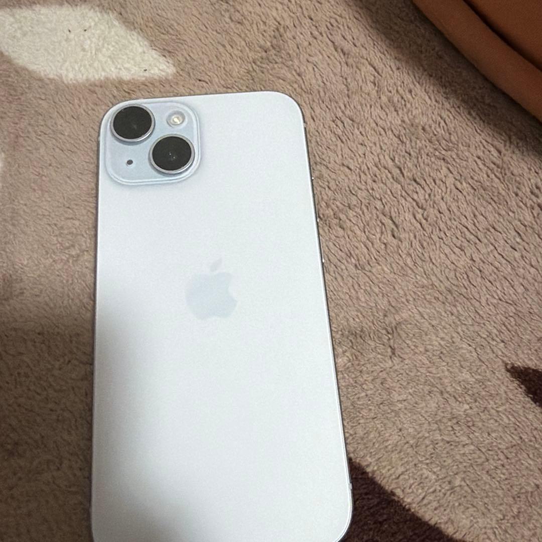 Apple iPhone 15 128Gホワイト 本体　早い者勝ち