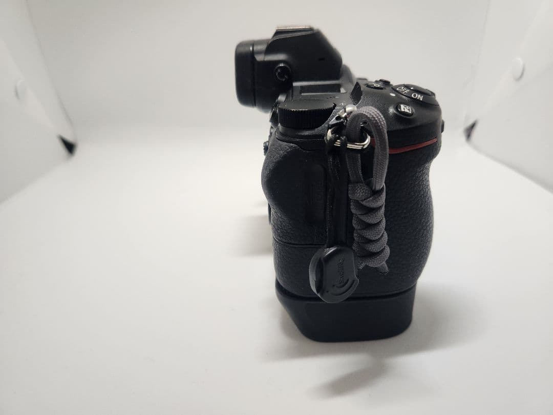 Nikon Z6　純正エクステンドグリップ/縦位置ブラケット付き