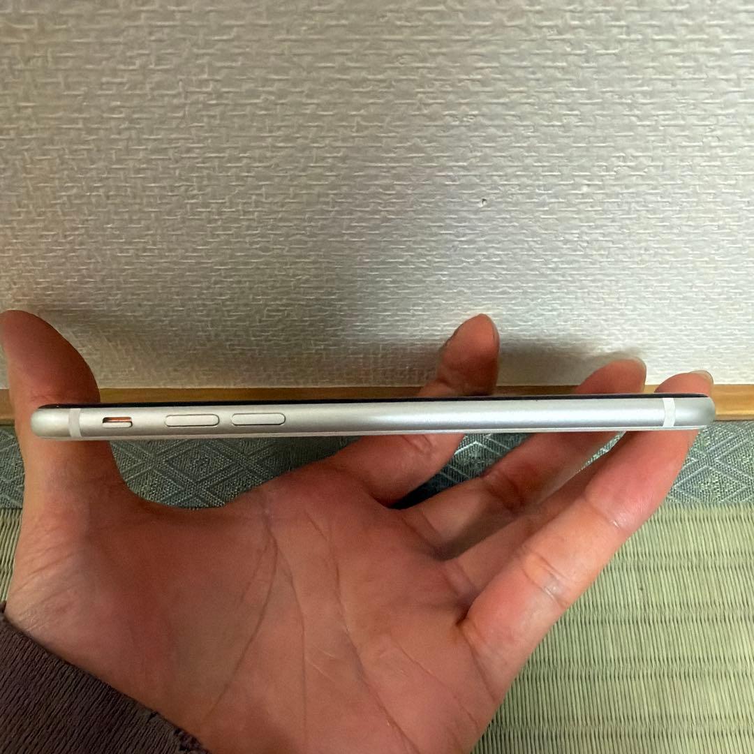 iPhone SE2 ホワイト