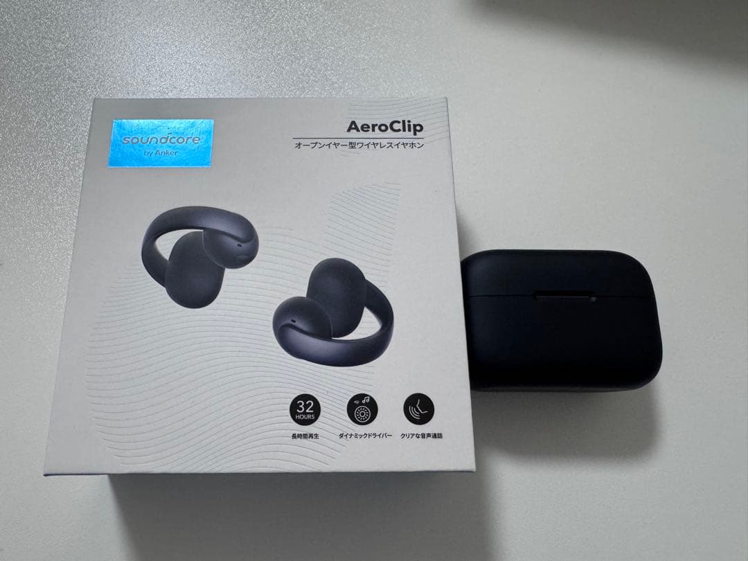 イヤホン AeroClip soundcore Anker