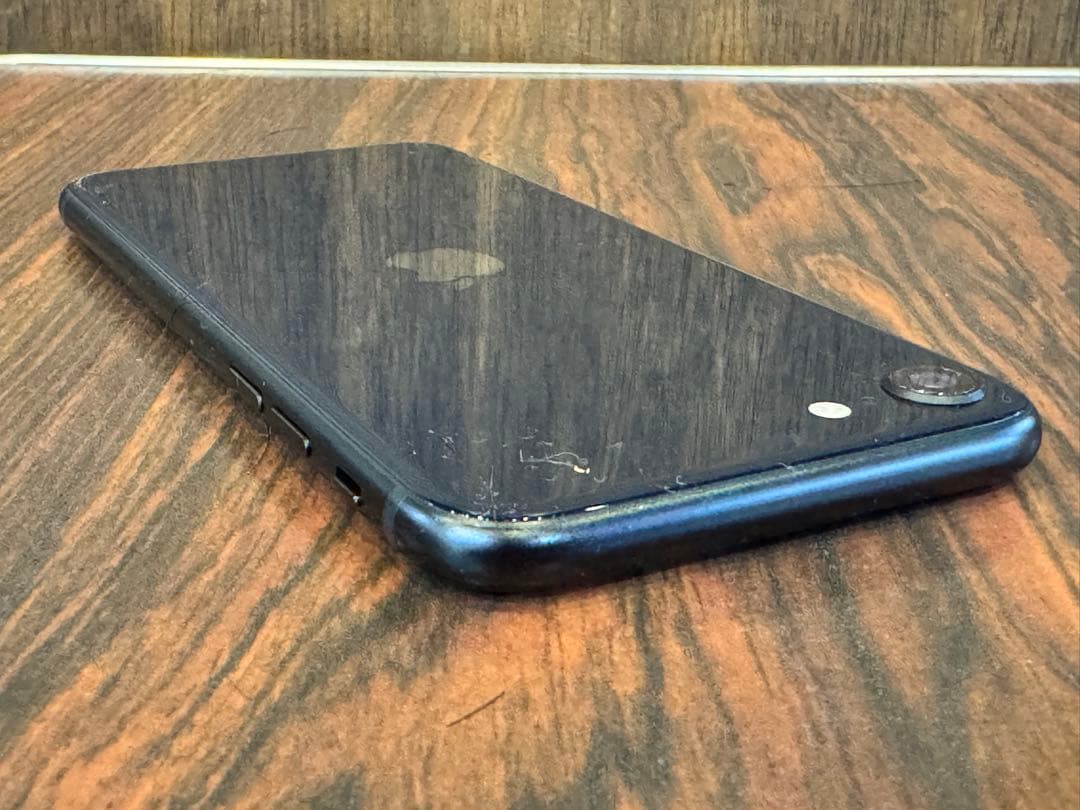 1794 Apple iPhone SE3 ブラック バッテリー100%