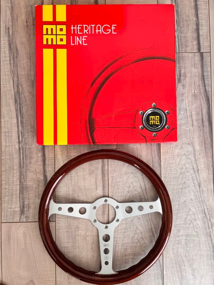 MOMO HERITAGE LINE INDYステアリング　35φ