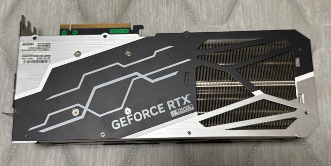 玄人志向GALAKURO GG-RTX4090-E24GB/OC/TP 24GB