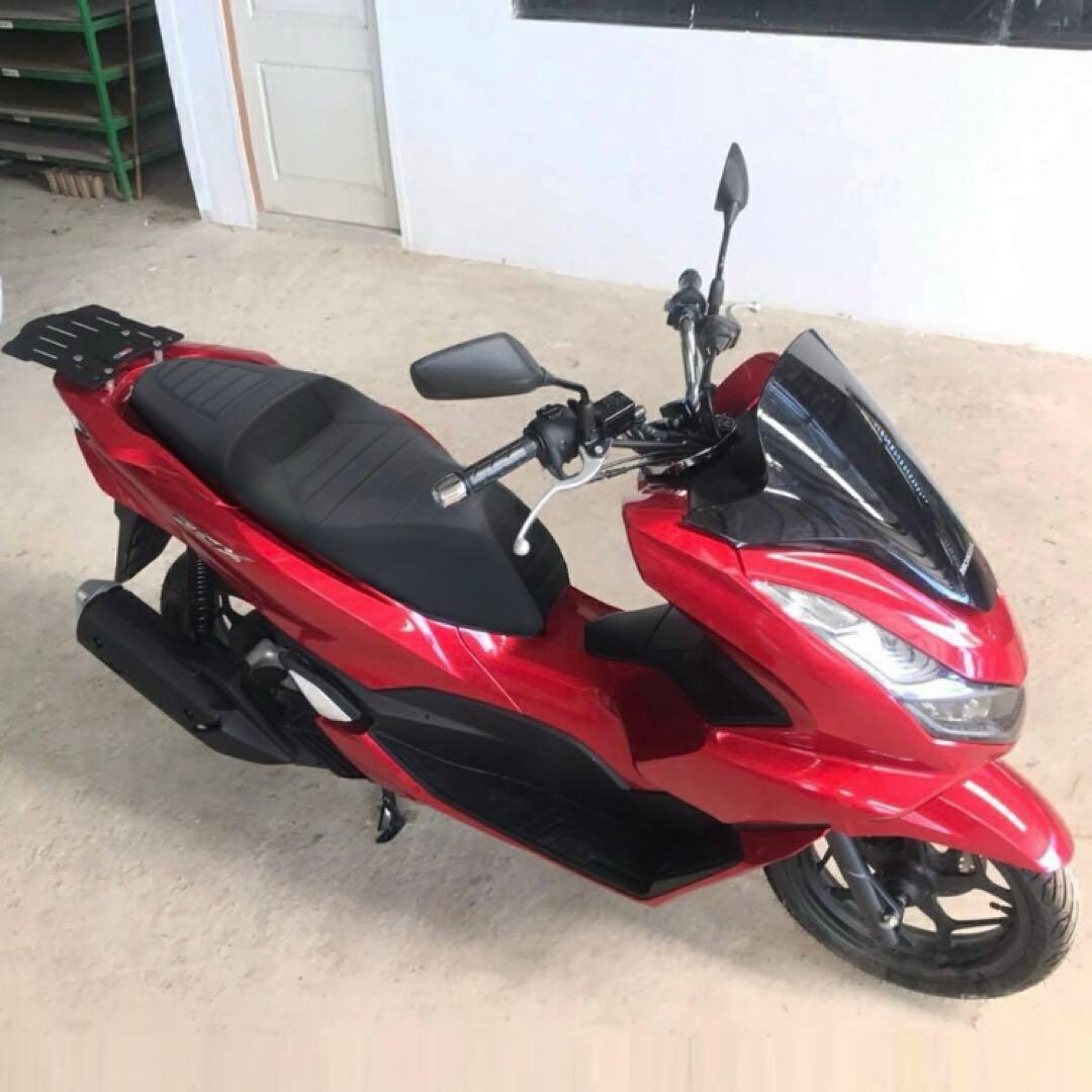 新品未使用TWR製 PCX125/160用カスタムシート タックロールデザイン