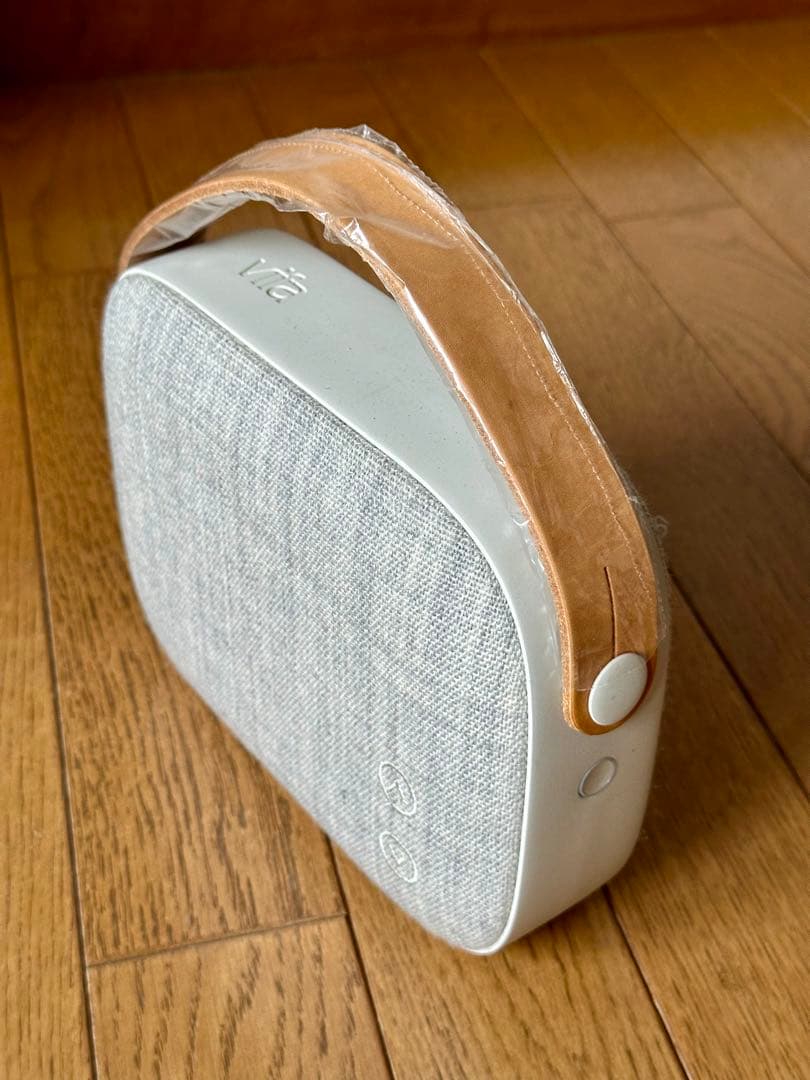 【美品】Vifa ポータブルスピーカー HELSINKI (Gray)