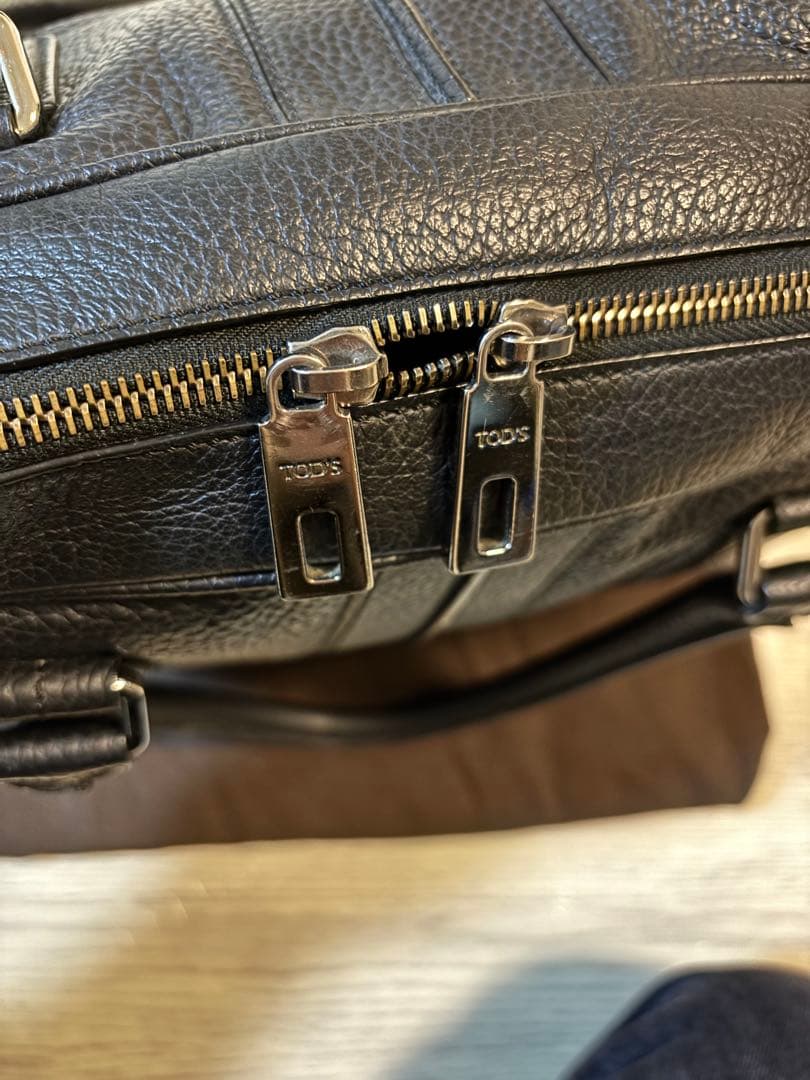 【クリスマス限定】TOD'S ブラック ビジネス　バッグ 肩紐