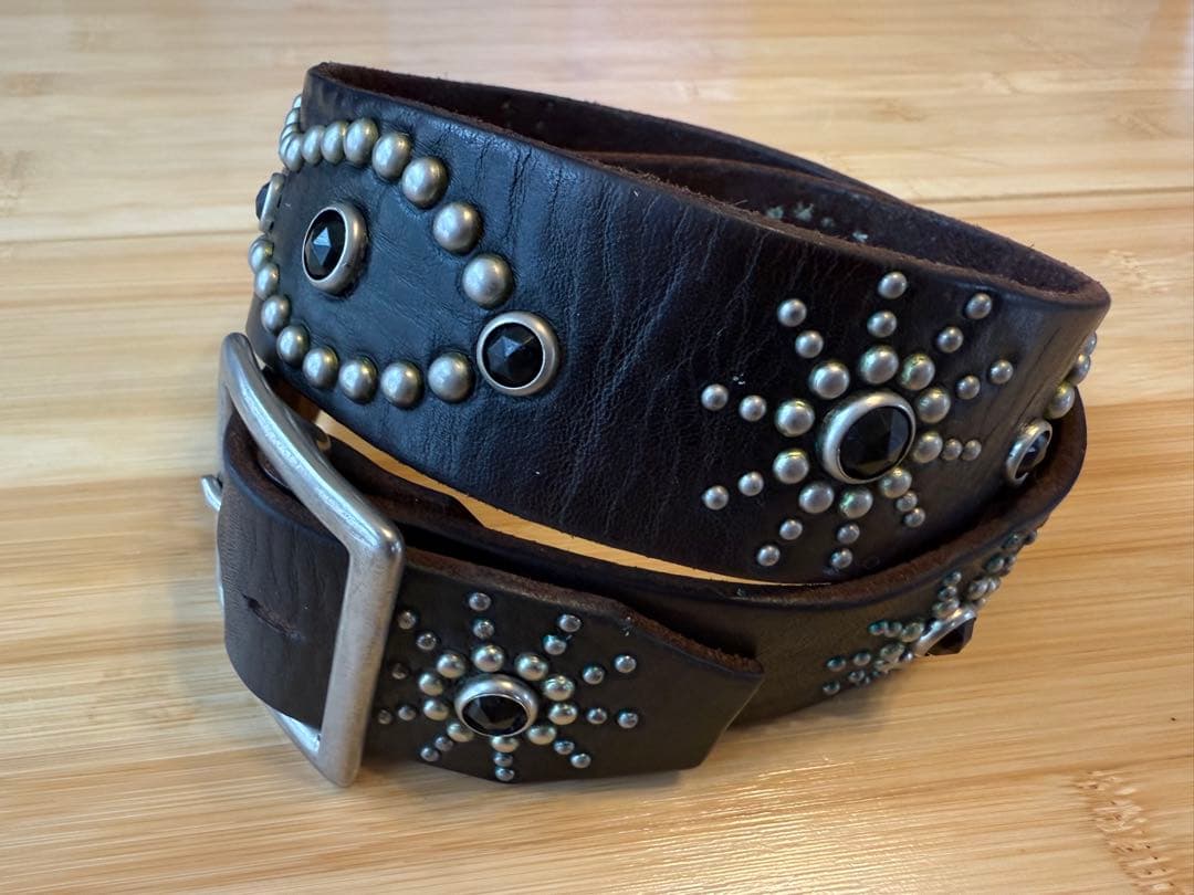 ⭐️HTC⭐️ピーナッツ⭐️ブラック(茶芯)レザー&ストーン⭐️シルバースタッズ⭐️34