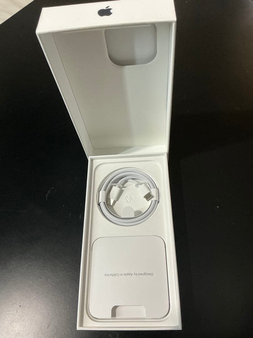 iPhone 15 Pro max ディープブルー