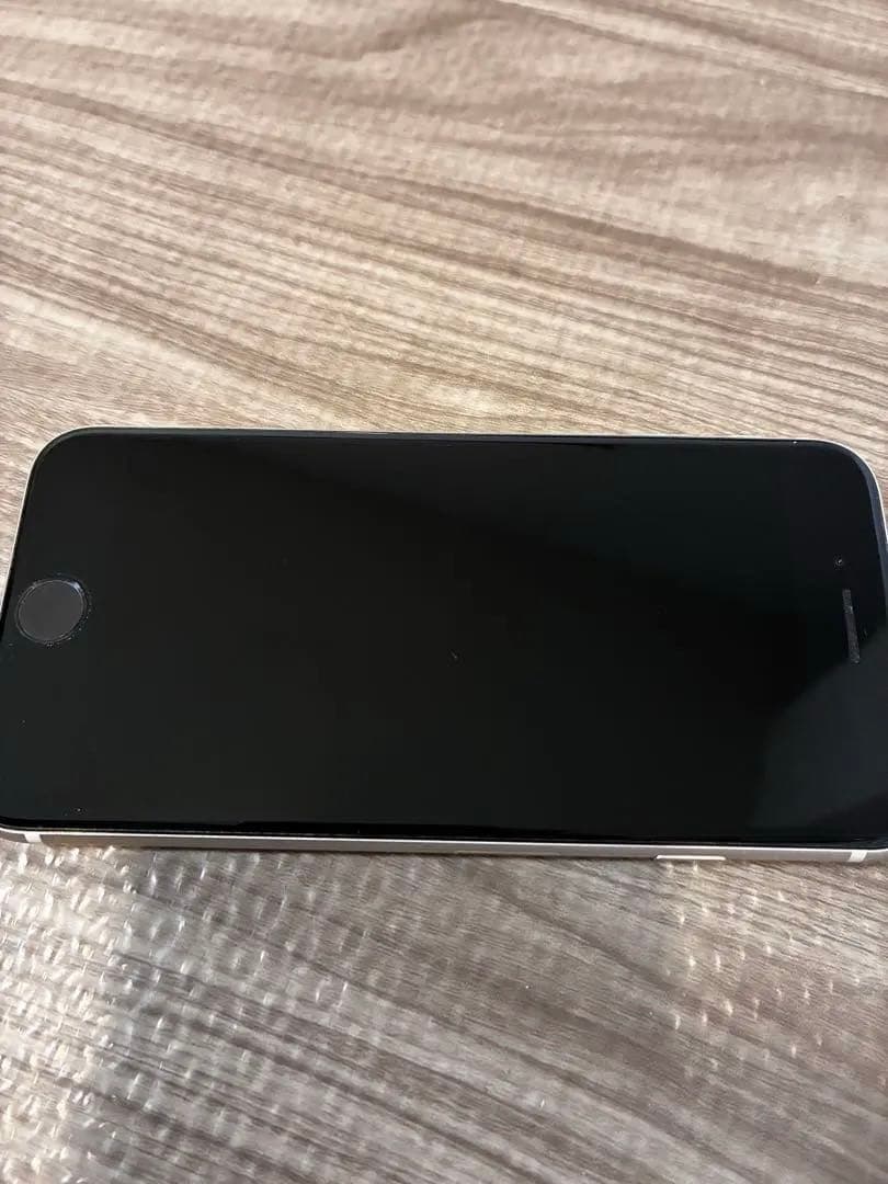 Apple iPhone SE (第3世代) ホワイト 本体 64GB