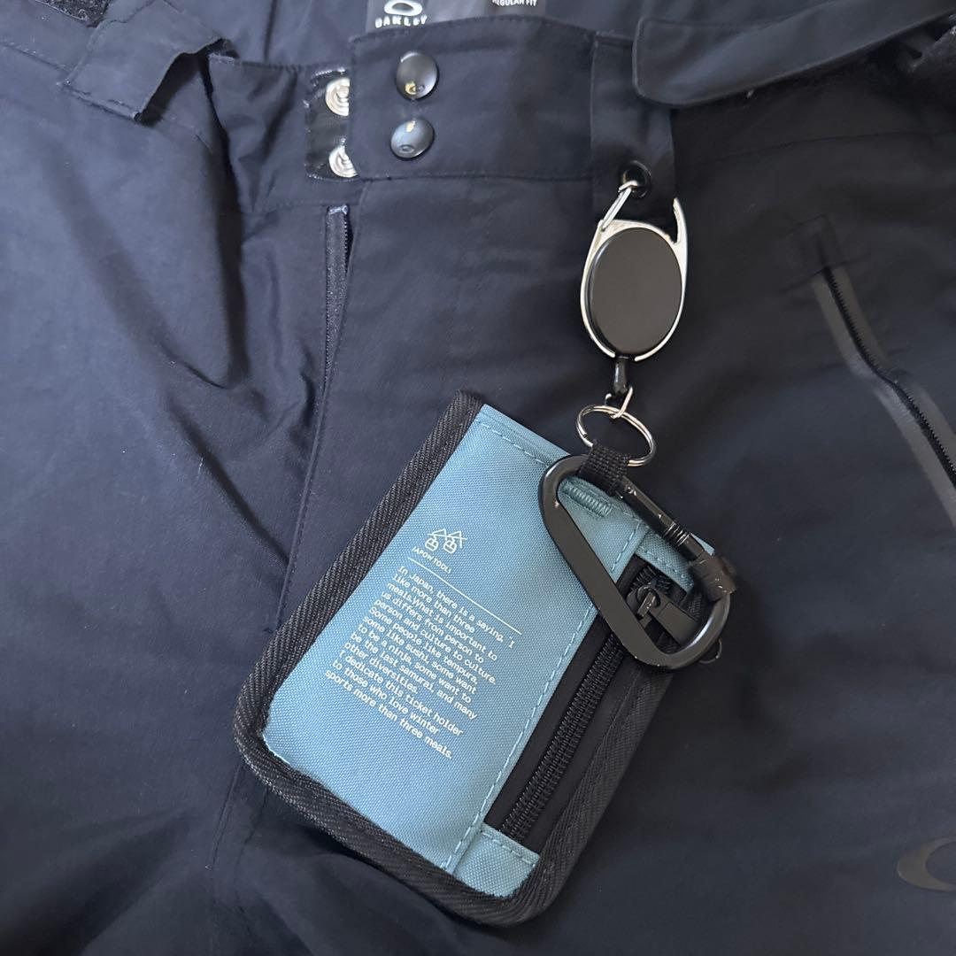 オークリーOAKLEY ゴアテックス　スノーウェア　Ｌ