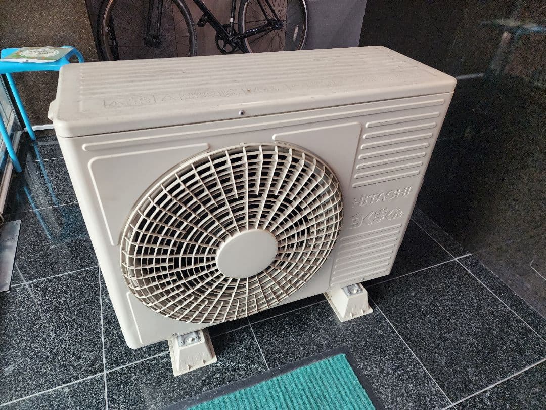 日立エアコン6~10畳白くまくんRAS-XC22J(W)2018年製