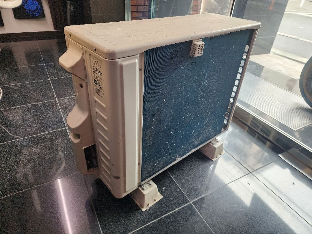 日立エアコン6~10畳白くまくんRAS-XC22J(W)2018年製