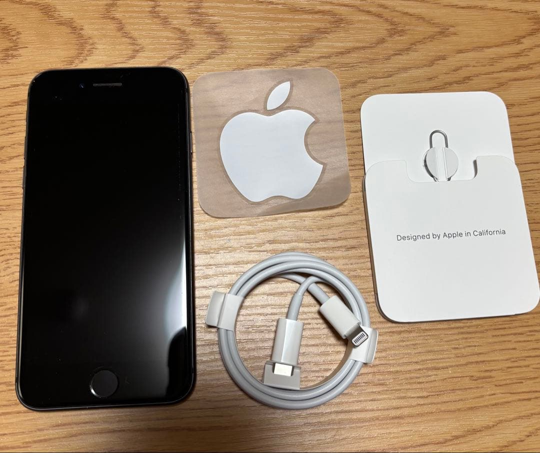 Apple iPhone 8 64GB 黒 SIMフリー 美品