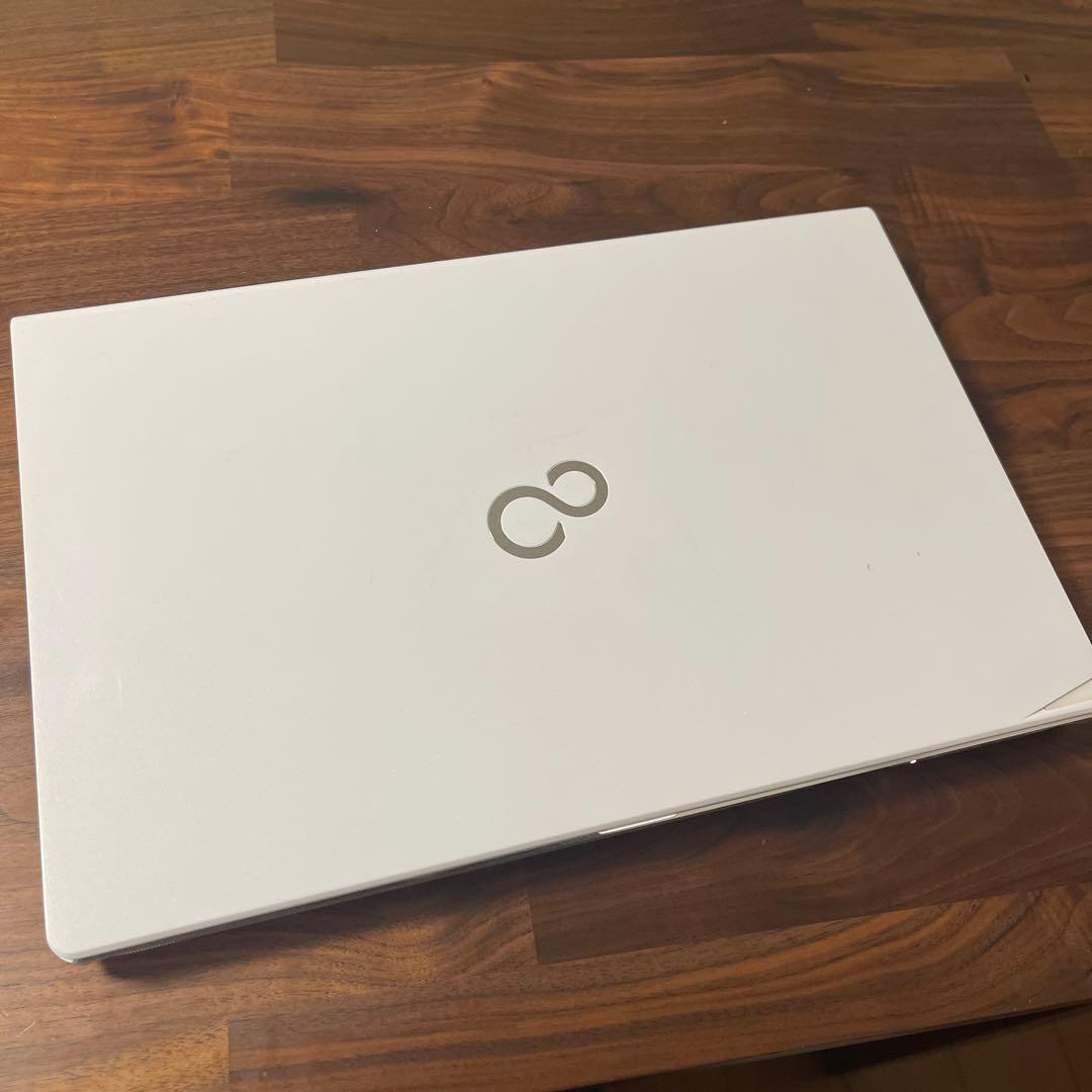 Fujitsu LIFEBOOK ノートPC Intel i5 4GB RAM
