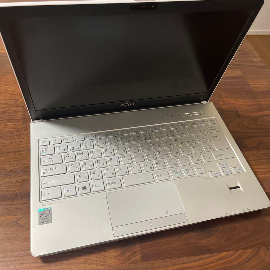 Fujitsu LIFEBOOK ノートPC Intel i5 4GB RAM