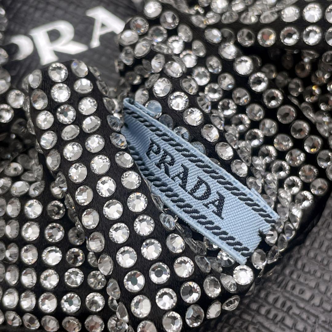 【未使用級】　PRADA　プラダ　シュシュ　ラインストーン　三角ロゴ　ヘアアクセ