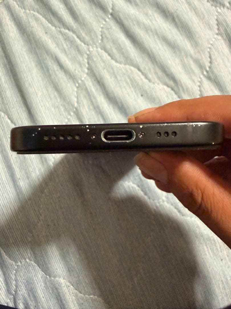 iPhone 15 端末本体 128GB ブラック