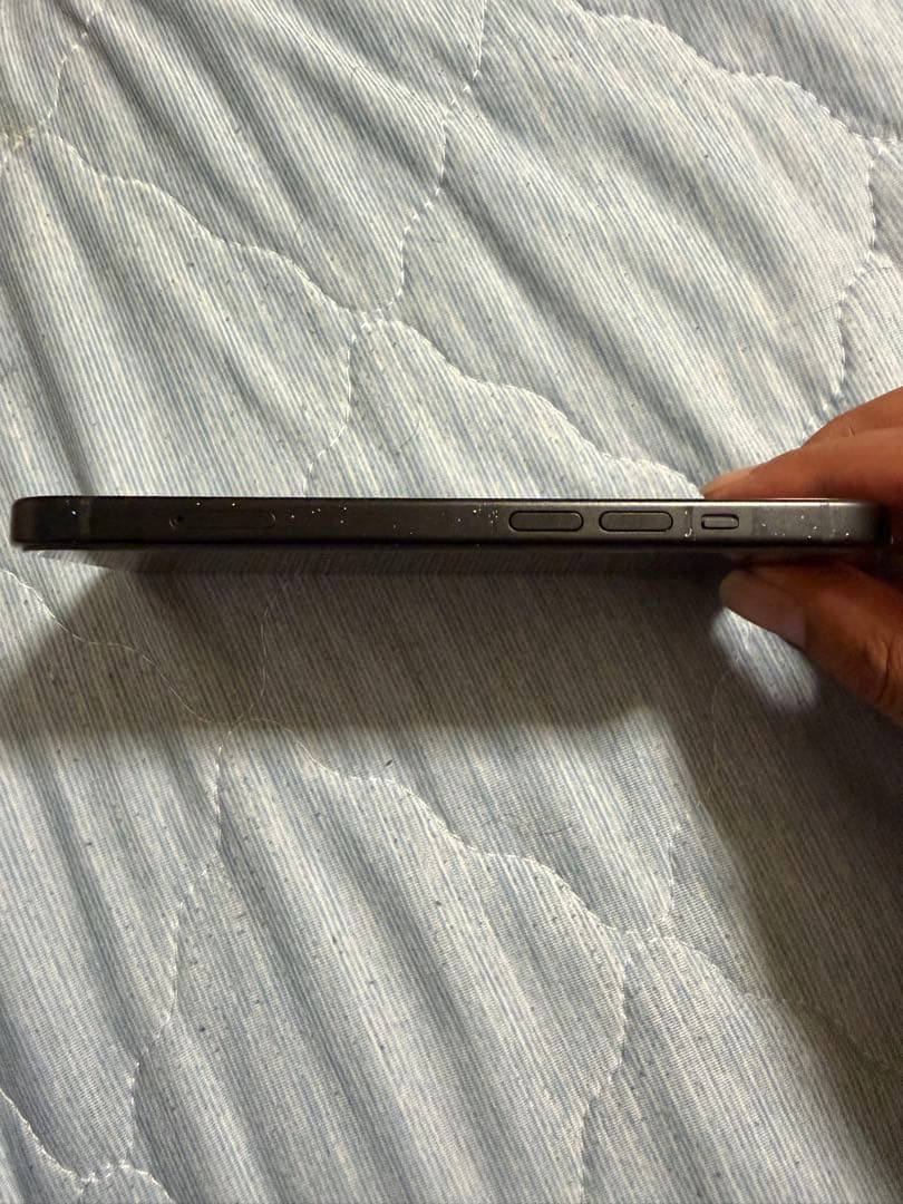 iPhone 15 端末本体 128GB ブラック