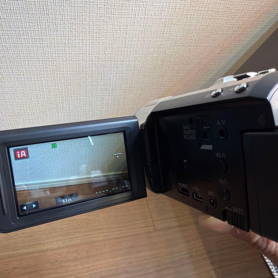 デジタルハイビジョンビデオカメラ　Panasonic HC-V720M