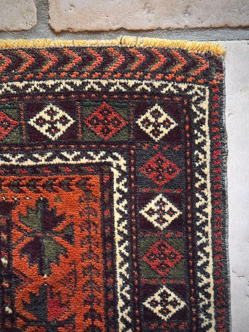 トライバルラグ　ヴィンテージラグ　バルーチ族　シスターン　ザボール　プリミティブ