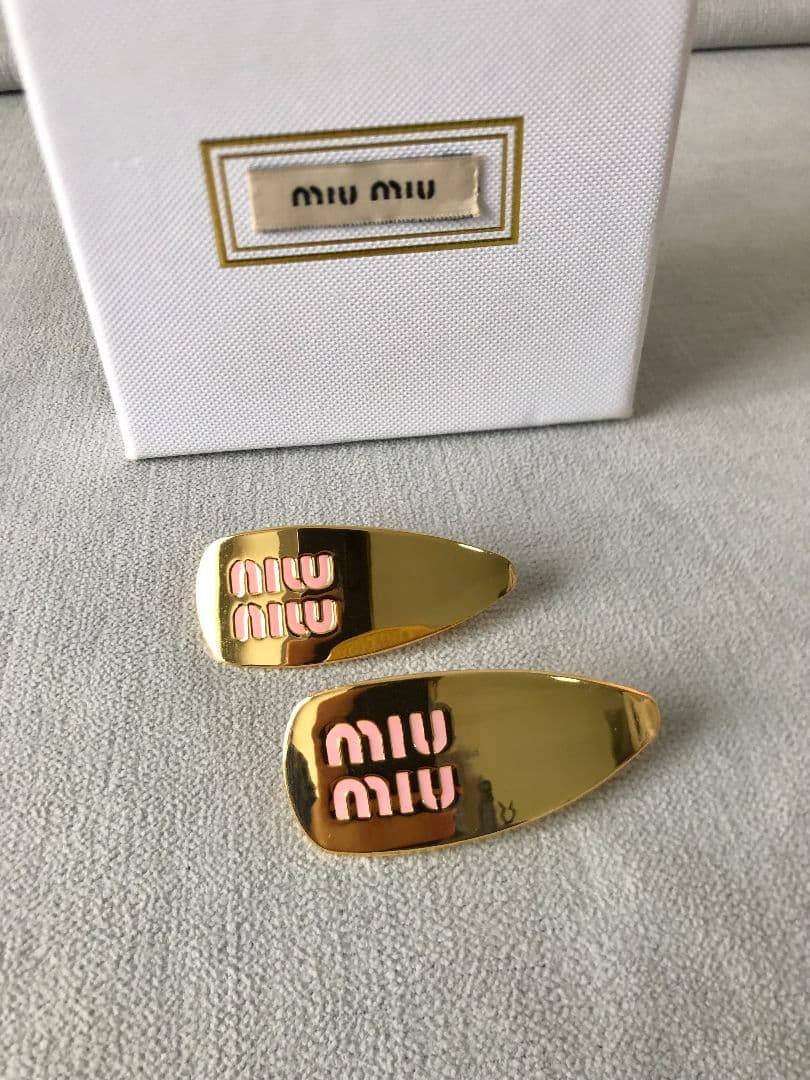 MIUMIU ミュウミュウ　ヘアピン　2個セット　ピンク　ゴールド