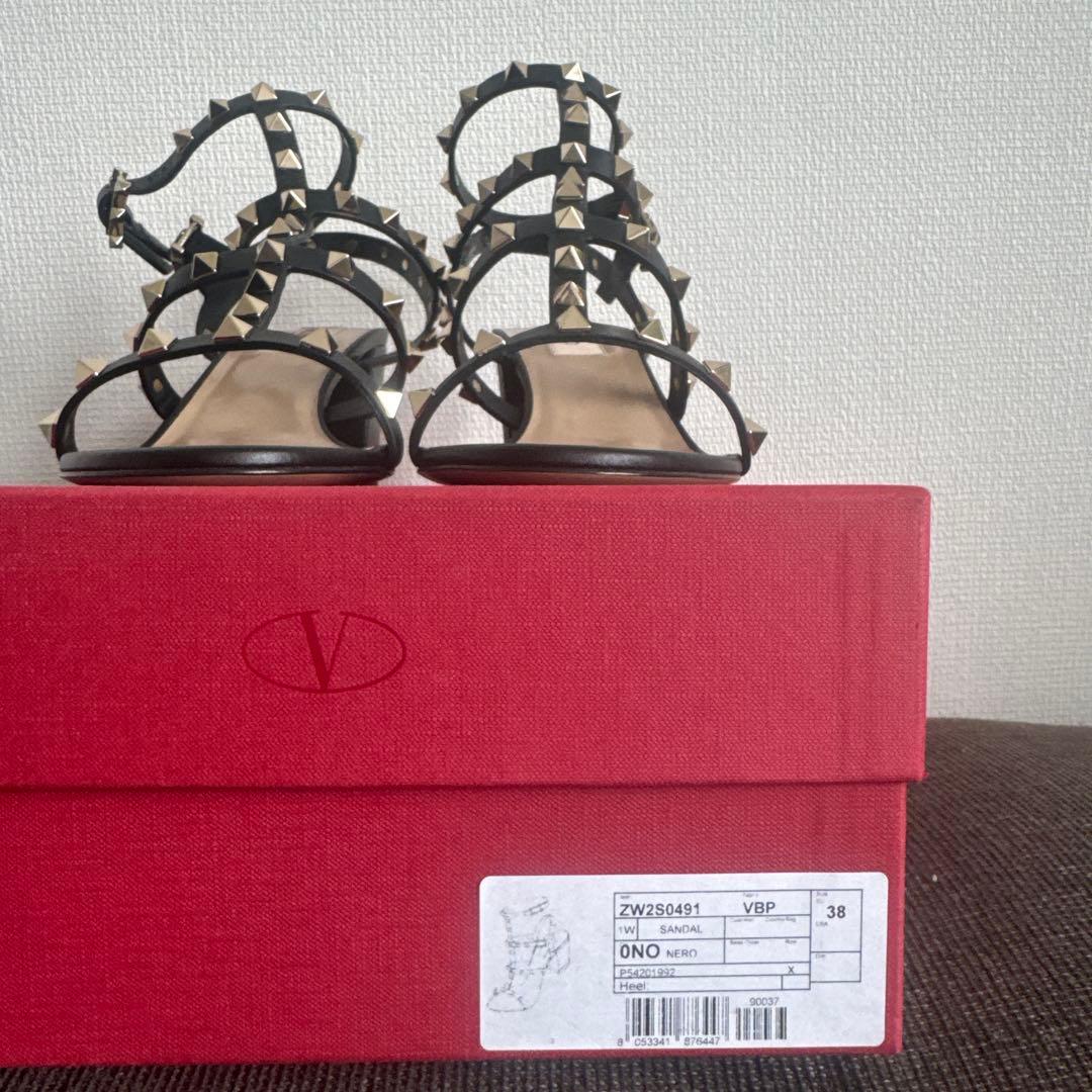 【チョコ様】ヴァレンティノ ロックスタッズ カーフスキン ストラップサンダル