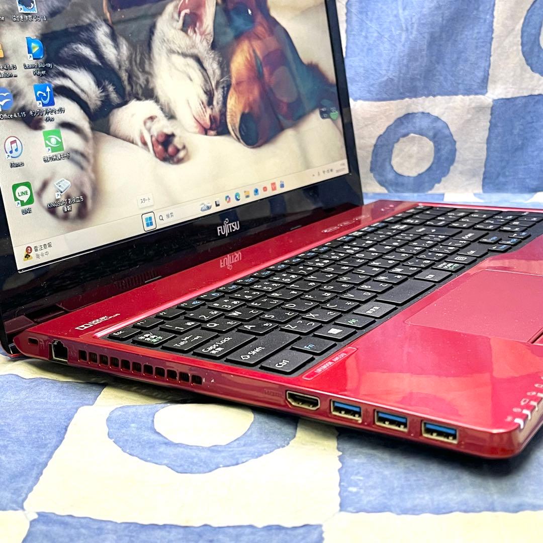 爆速SSD512G☆i7☆大人気赤ノートパソコン♪ブルーレイ&カメラ！Win11