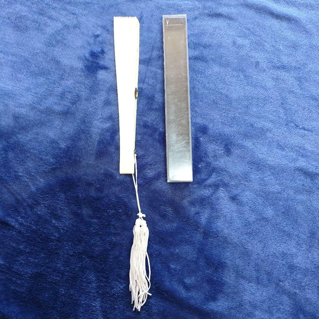 透かし彫り扇子