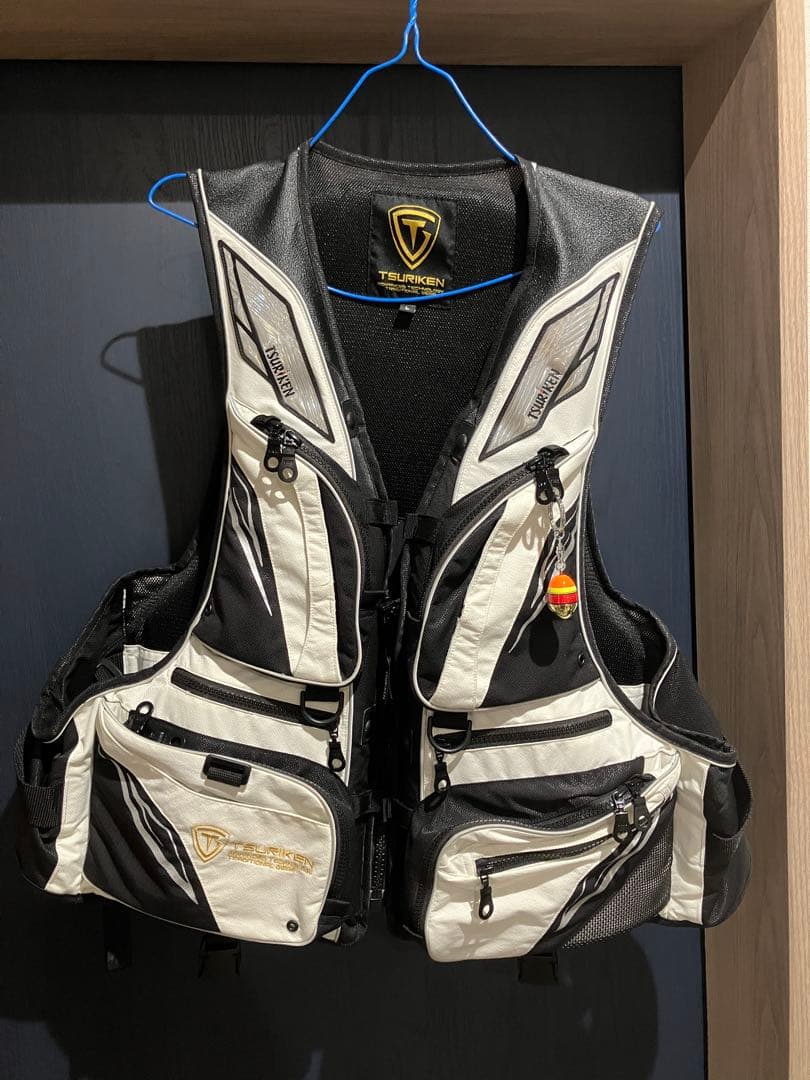 TSURIKEN フィッシングベスト・サンバイザー ホワイト／ブラック