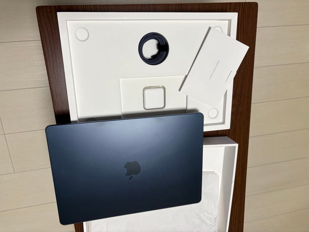 中古美品　MacBook Air M3 15inch 16GB 512GB