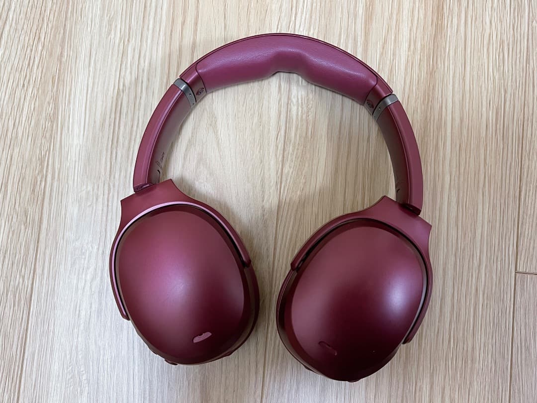 【美品】Skullcandy ワイヤレスヘッドホン レッド　重低音振動機能付き