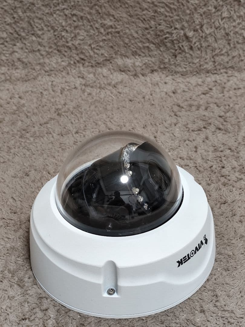 VIVOTEK FD8367A-V ドーム型防犯カメラ。