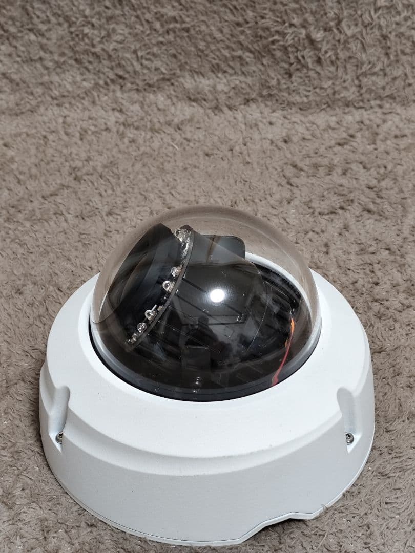 VIVOTEK FD8367A-V ドーム型防犯カメラ。