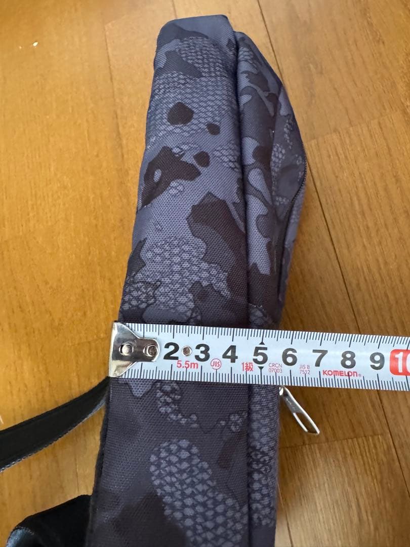 pacsafe VIBE150ダークカモフラージュ ボディバッグ未使用