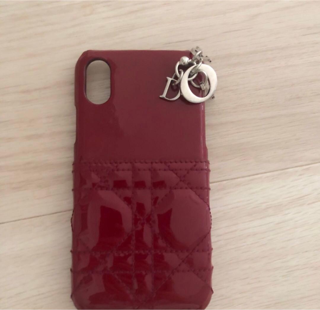 赤いキルティングiPhoneケース　赤いエンボス加工iPhoneケース