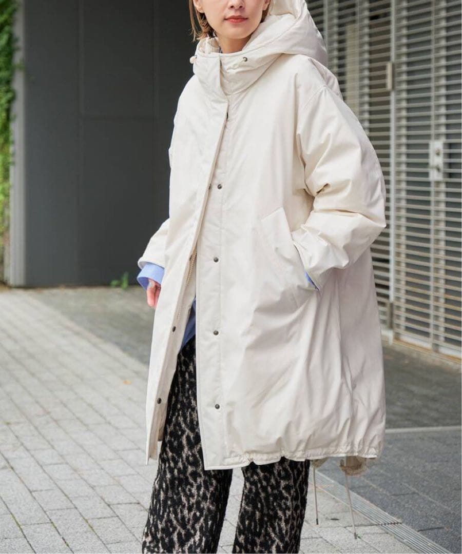 I*O様 美品⁑スピックアンドスパン　2024 撥水フーデッドダウンコート　ホワ