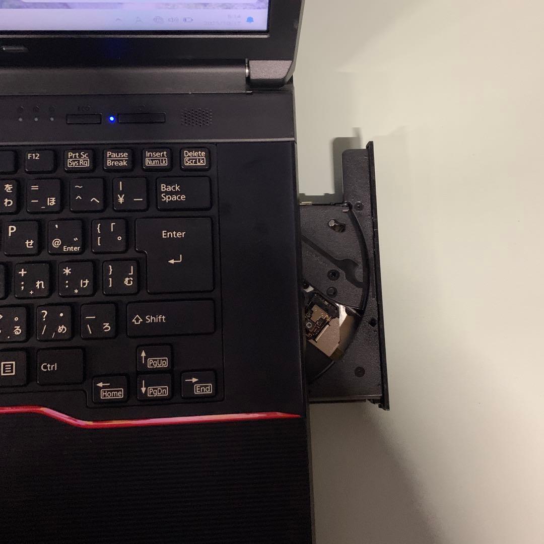 富士通　Windows11 ノートパソコン DVD付き　爆速SSD搭載 i 5