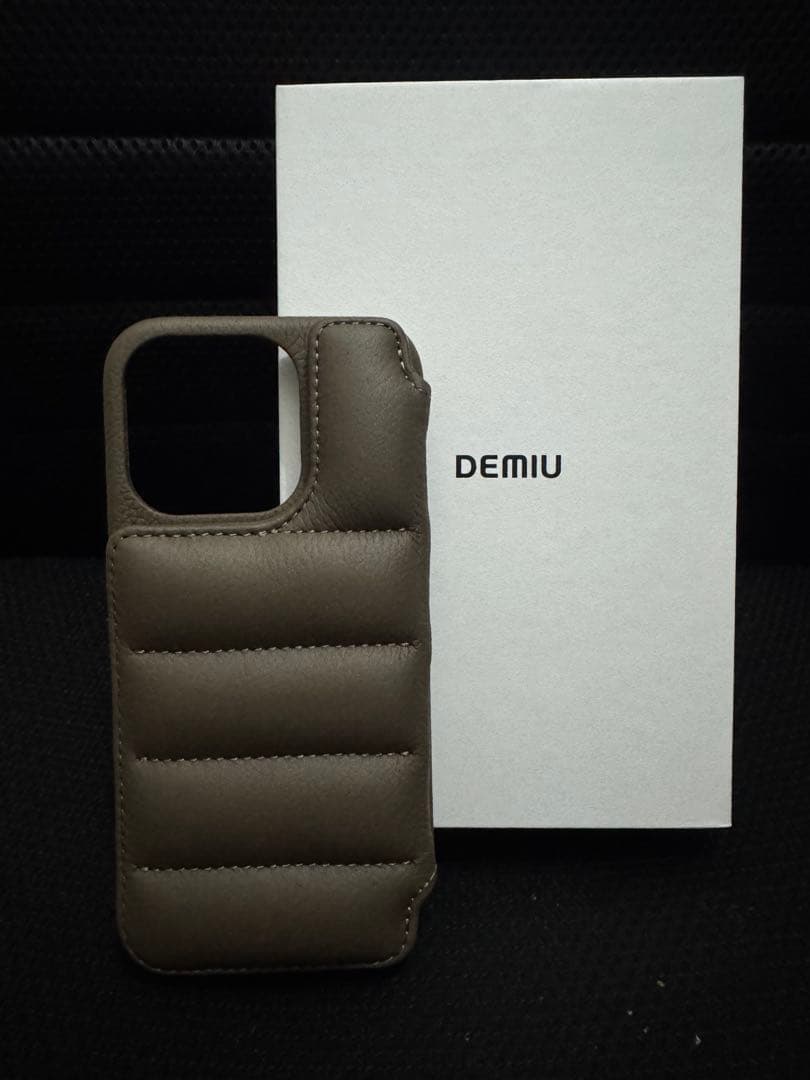 【新品・未使用】DEMIU レザーケース ダウン風ケース