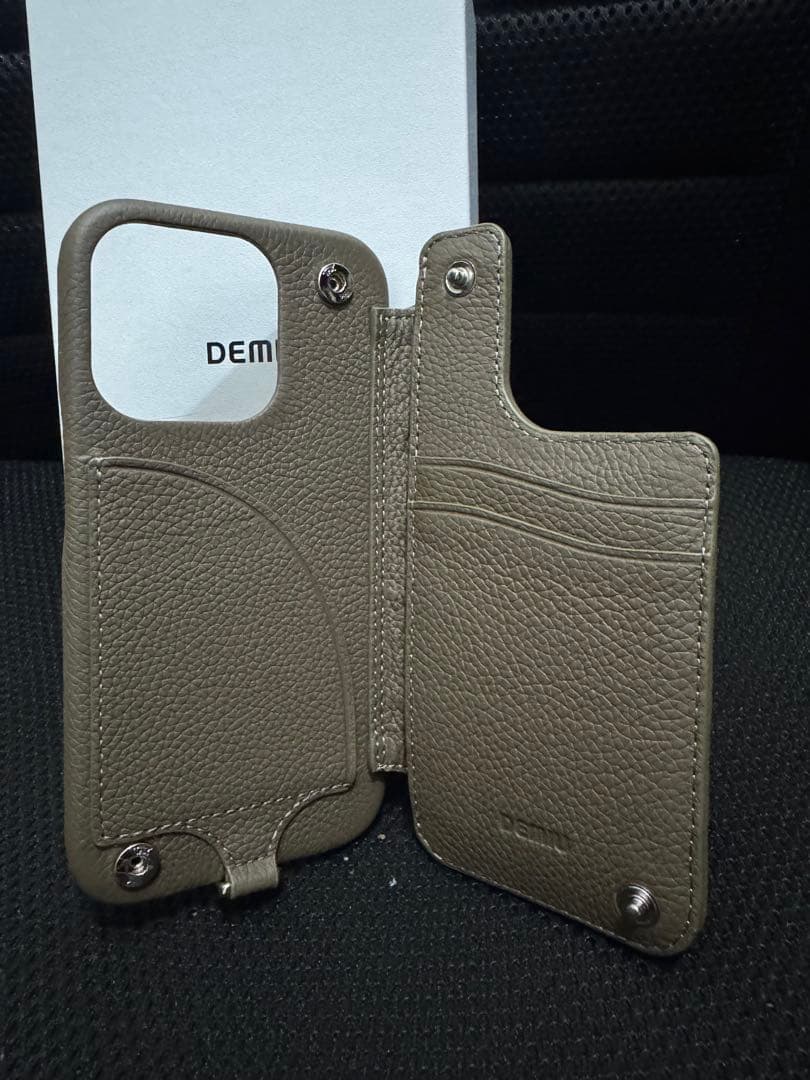 【新品・未使用】DEMIU レザーケース ダウン風ケース