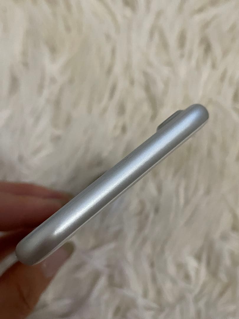 iPhone7 128GB シルバー SIMフリー