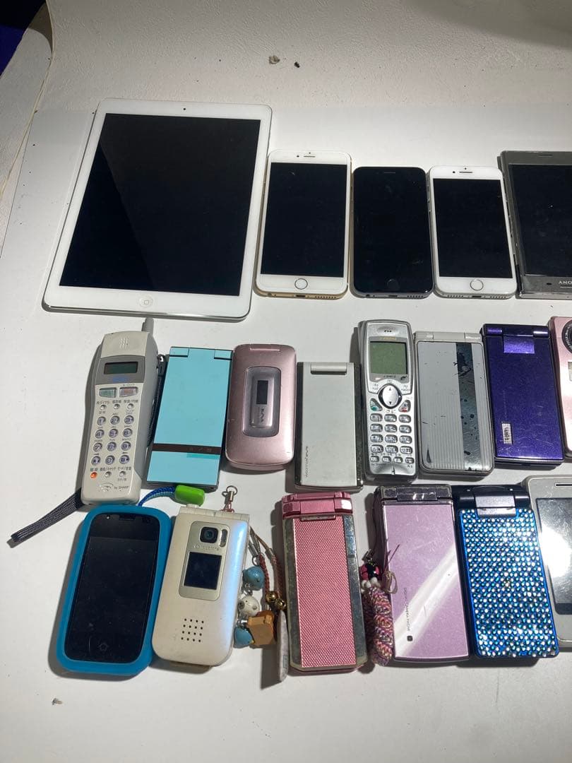 31台 まとめ売り ジャンク iPad iPhone ガラケー 携帯電話