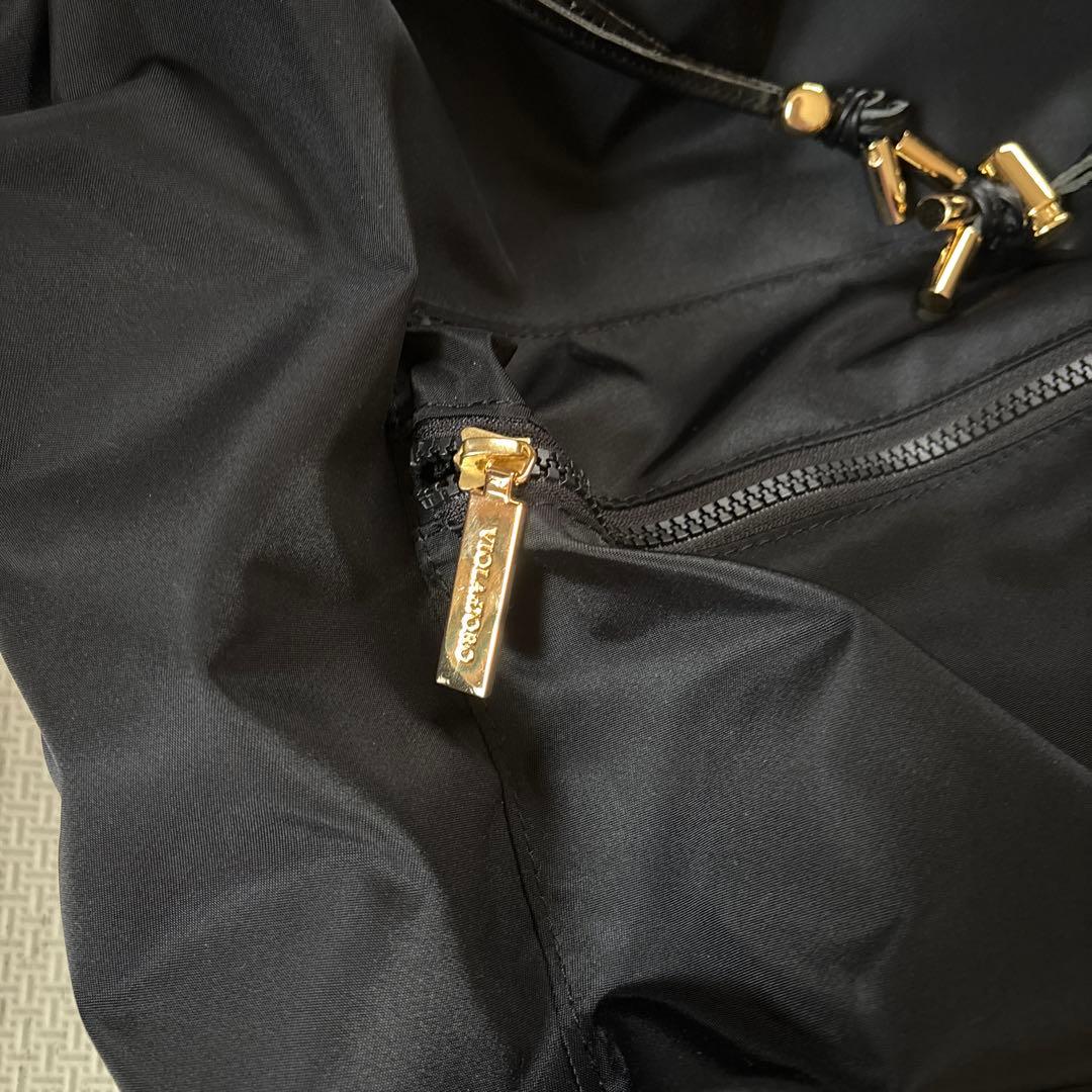 ヴィオラドーロ　ブラックナイロンリュック