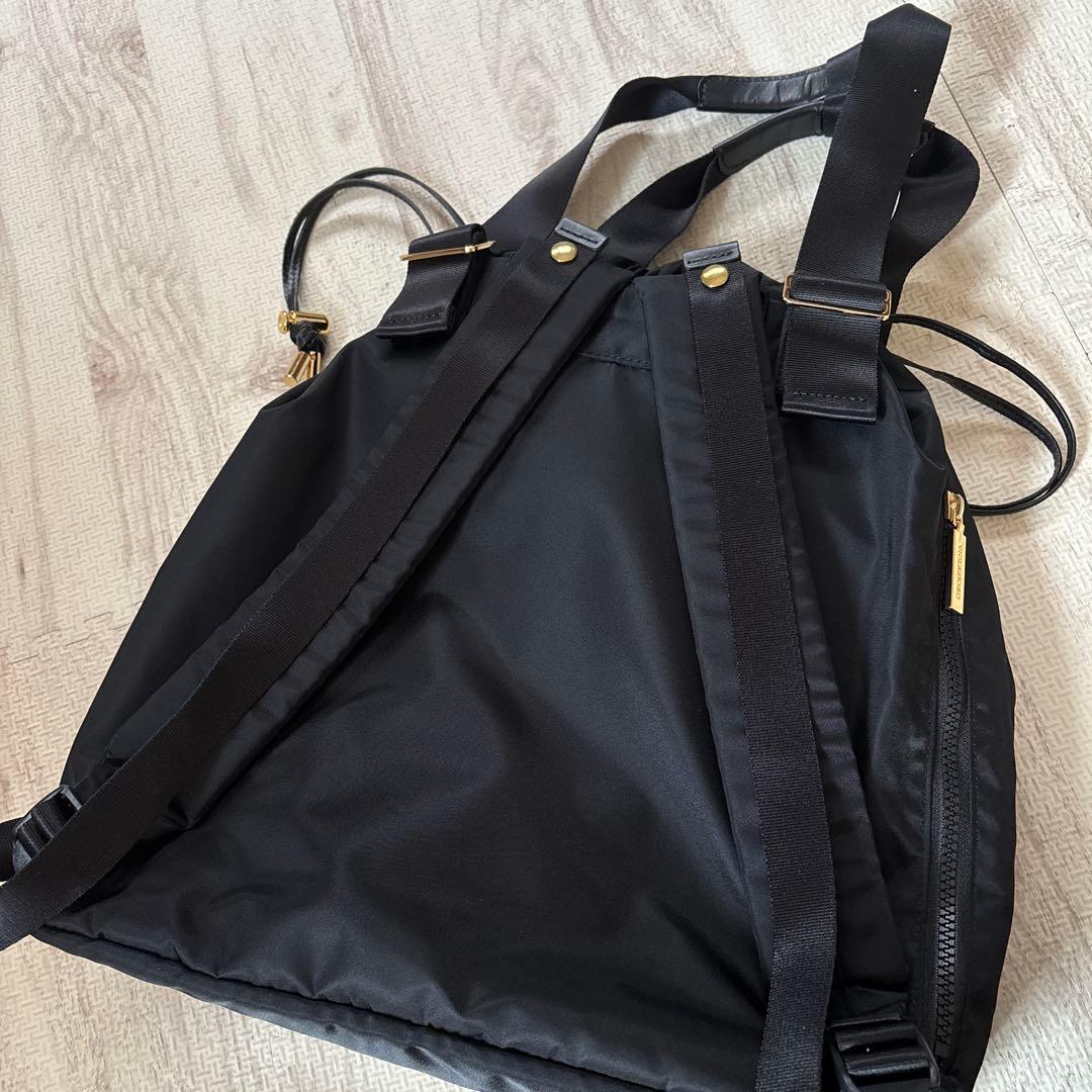 ヴィオラドーロ　ブラックナイロンリュック