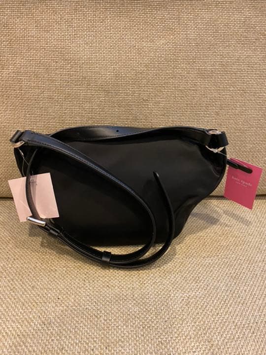 新品未使用☆kate spade☆ケイトスペード☆ベルトバッグ黒