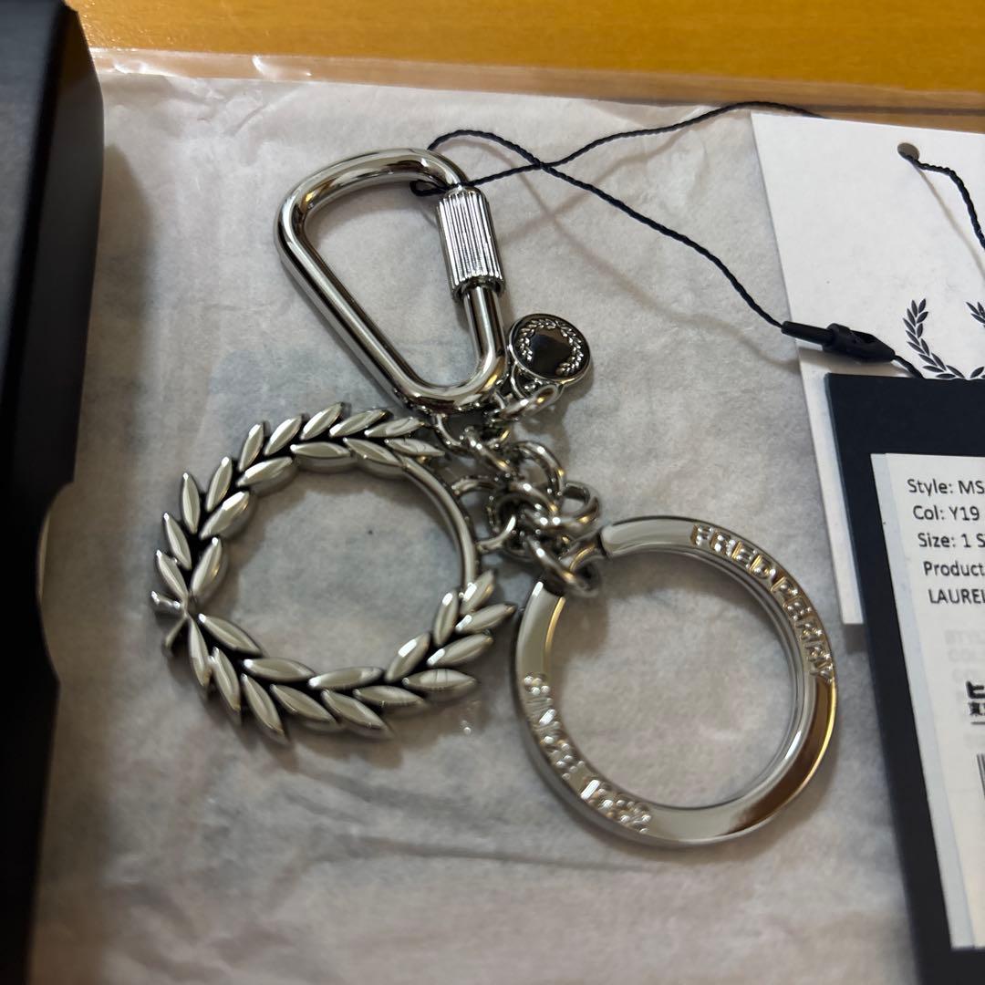 FRED PERRY LAUREL WREATH KEYRING フレッドペリー