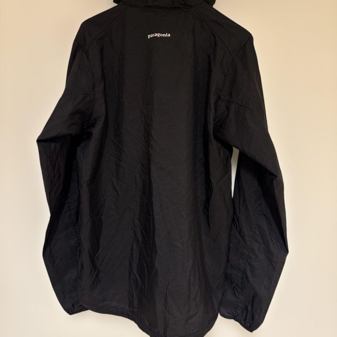 patagonia フーディニ ジャケット　ブラック