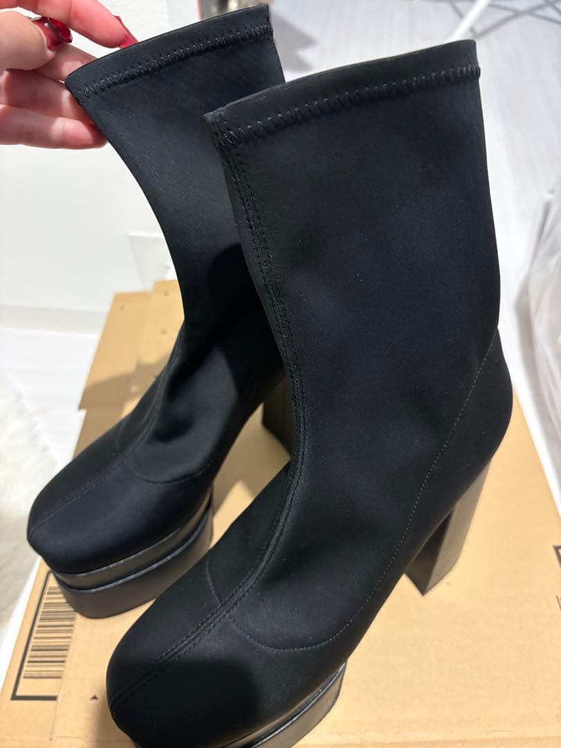 ダイアナ ショートブーツ