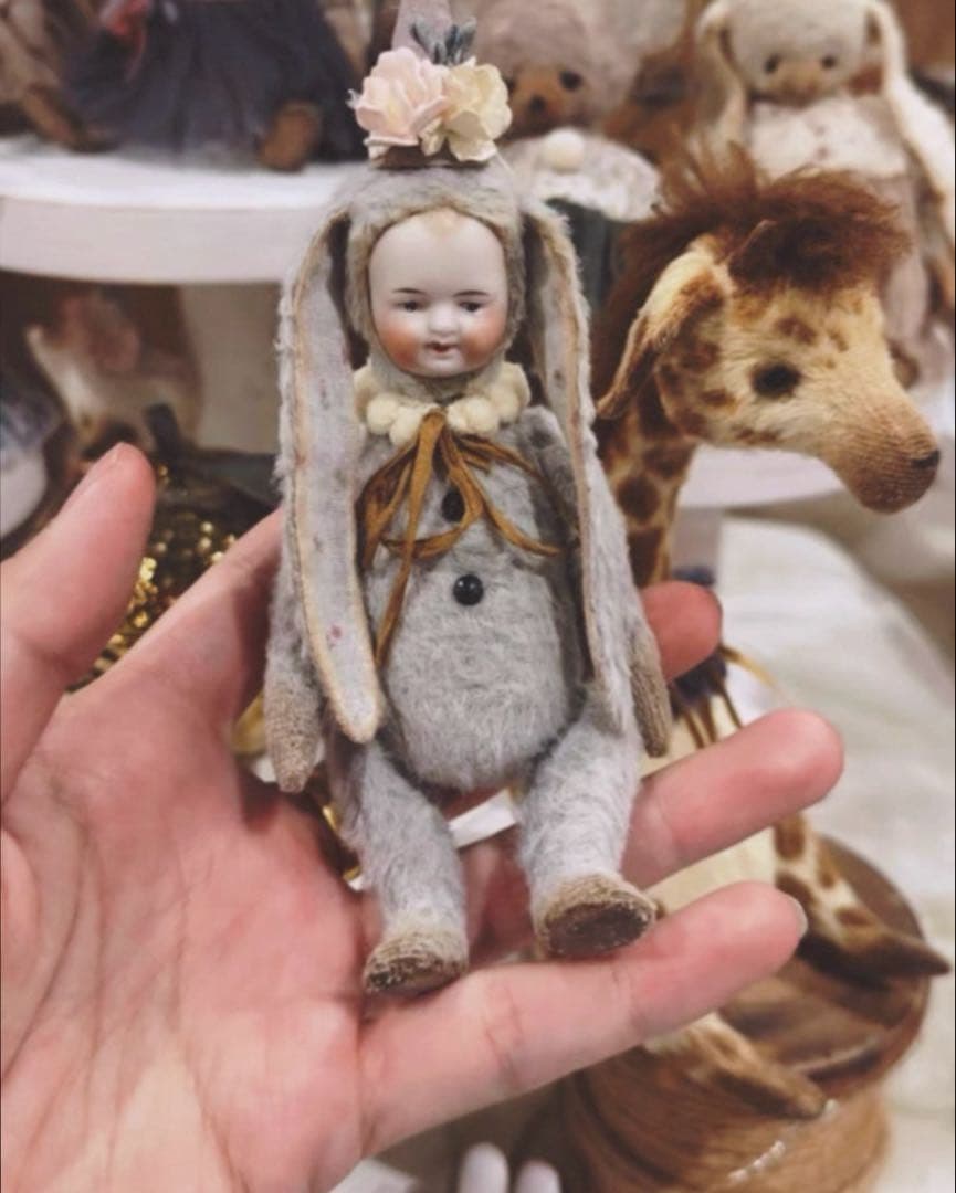 ロシアアーティスト作品　うさぎドール