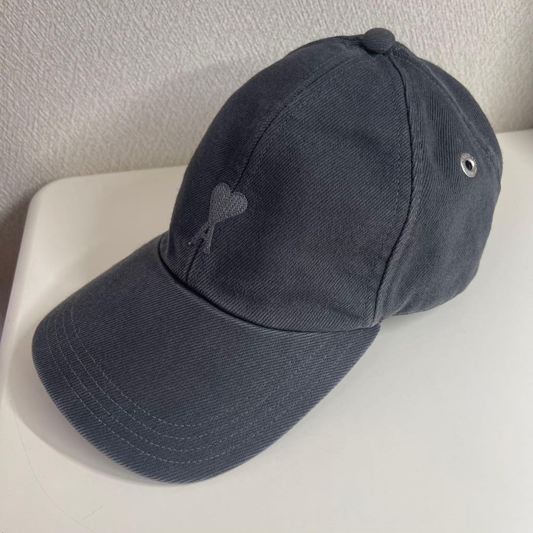 AMI PARIS アミパリス アミパリ グレー ハート刺繍 キャップ