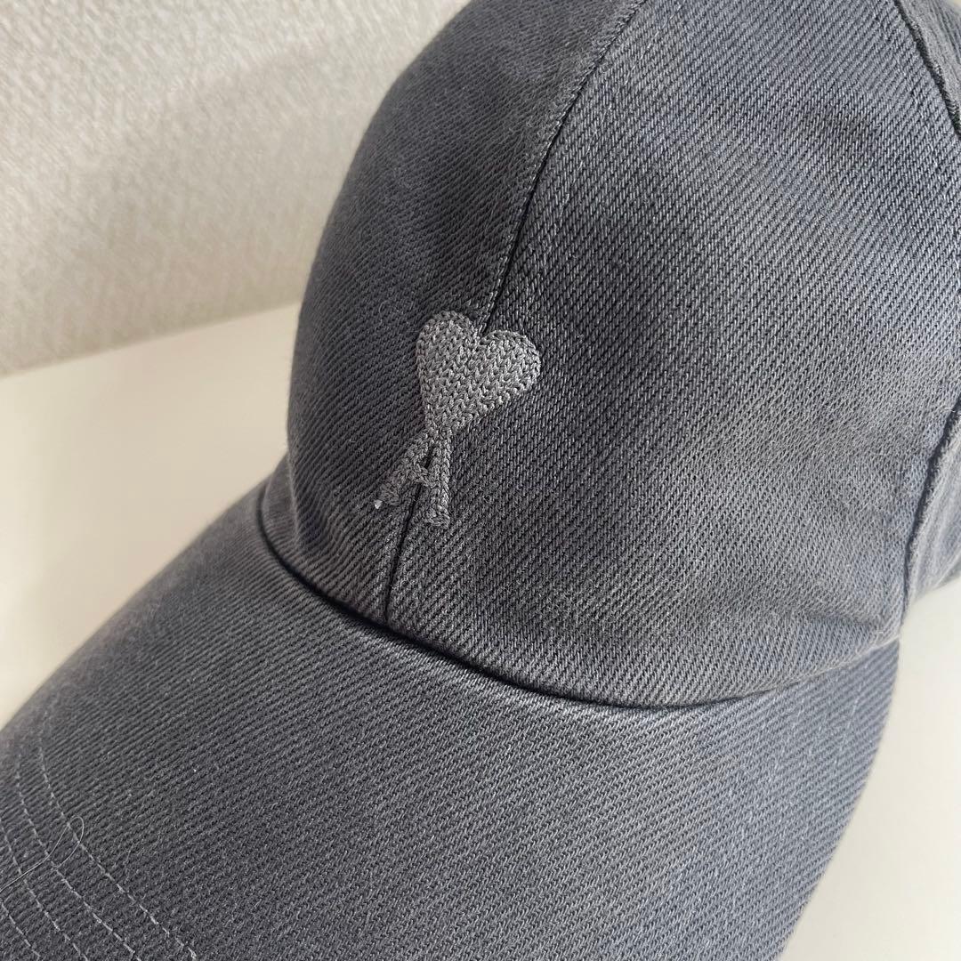AMI PARIS アミパリス アミパリ グレー ハート刺繍 キャップ